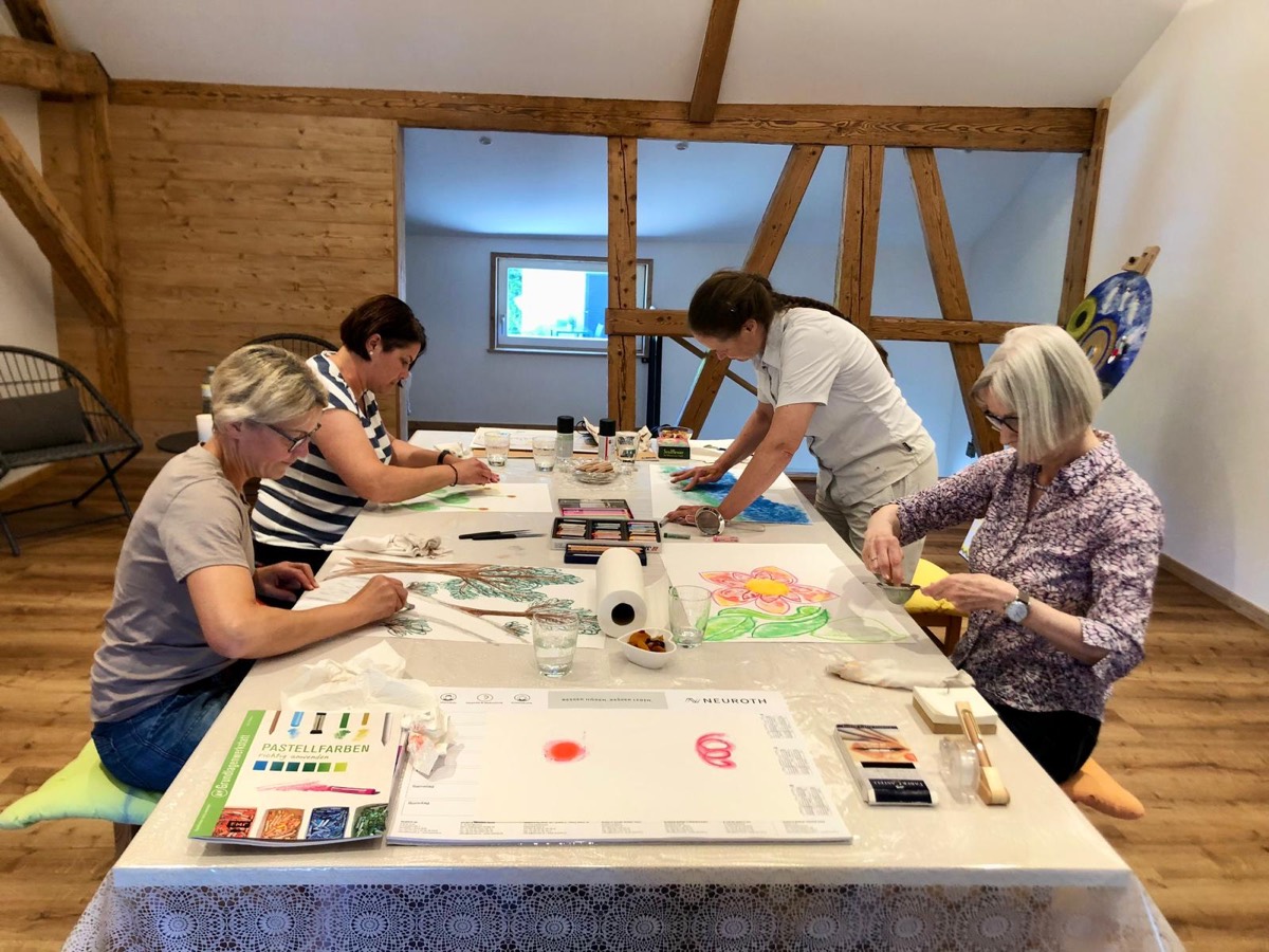 Gruppenarbeit im Atelier